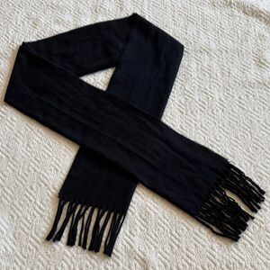 Geoffrey Beene Black Knit Fabric Scarf 52x11 Made in Italy